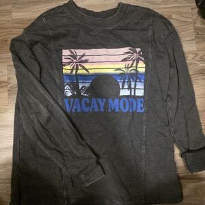 Gray 'Vacay Mode' Long Sleeve Shirt